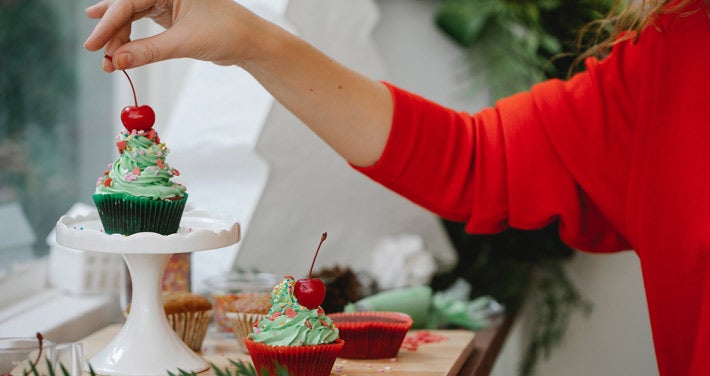 decorating cupcakes